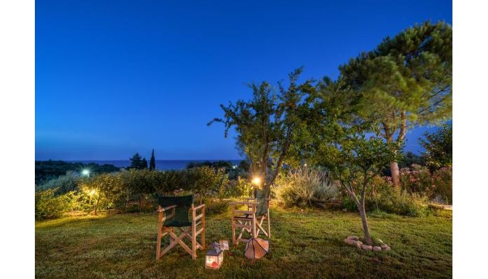 Julia Studios poza 9