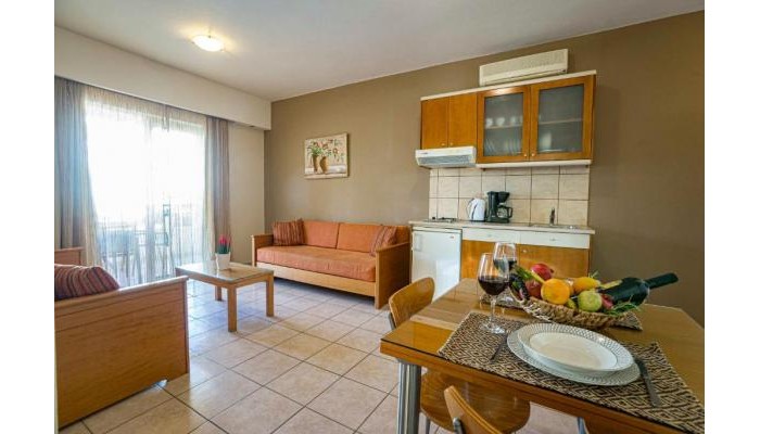 Helios Apartments poza 3