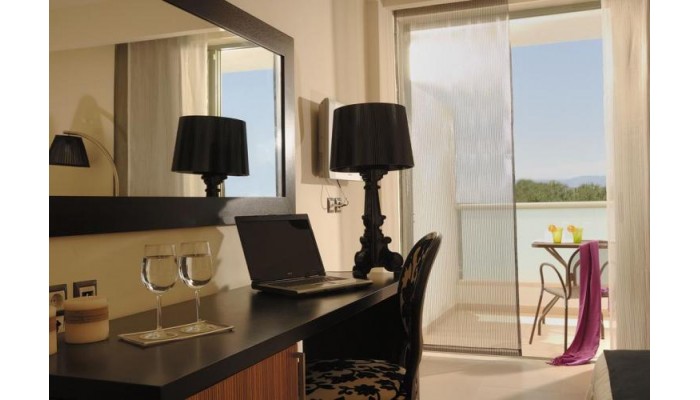 Angela Suites Boutique Hotel poza 3