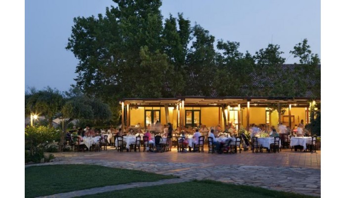 Candia Park Village poza 14