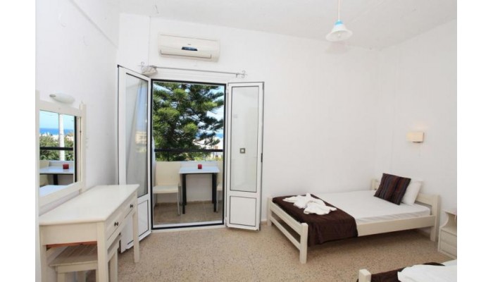 Iraklis Apartments poza 8