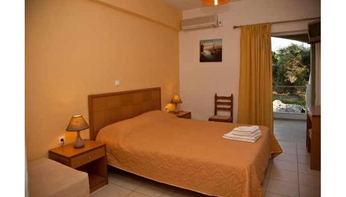 Manolis Apartments poza 12