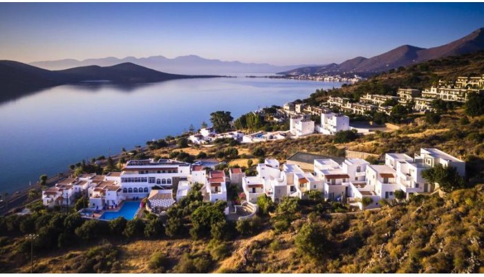 Selena Village poza 0