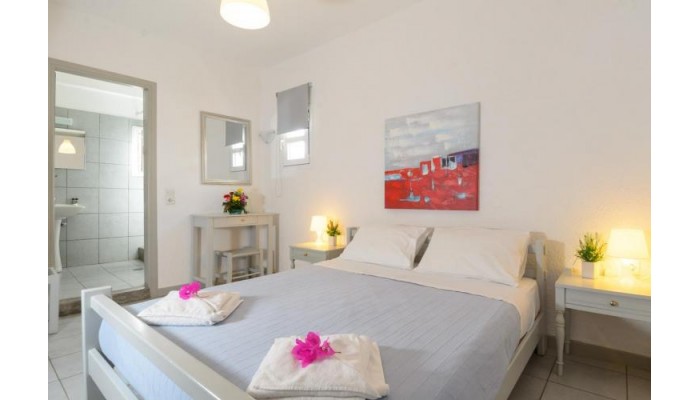 Selena Village poza 6