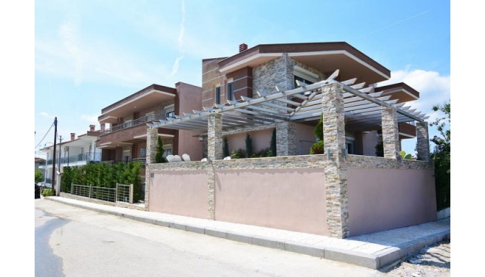 Erzo Studios poza 19