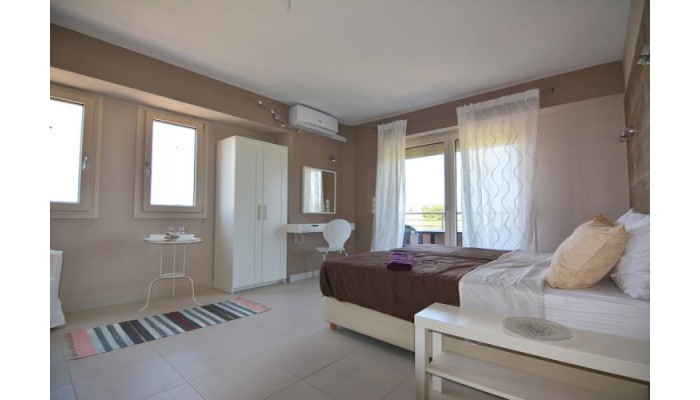 Erzo Studios poza 10