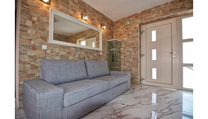 Erzo Studios poza 14