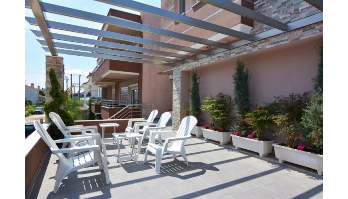 Erzo Studios poza 15