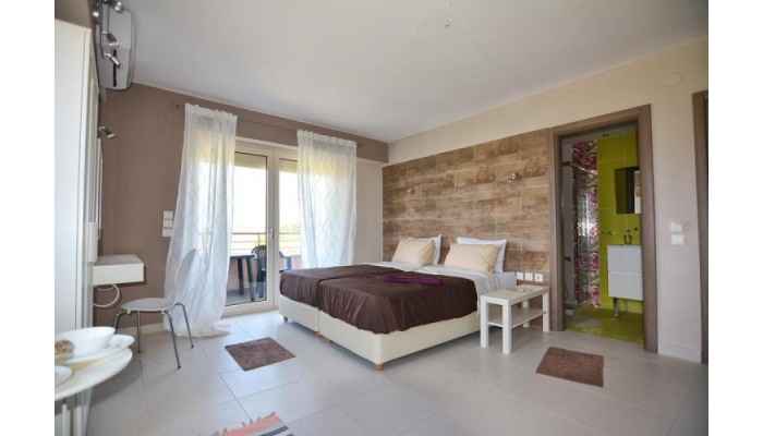 Erzo Studios poza 11