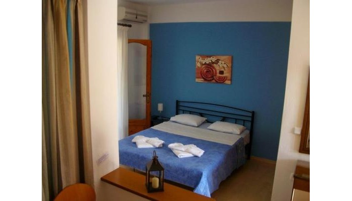 Pella House Studios & Apartments poza 7