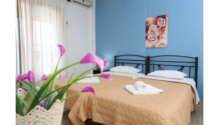 Pella House Studios & Apartments poza 6