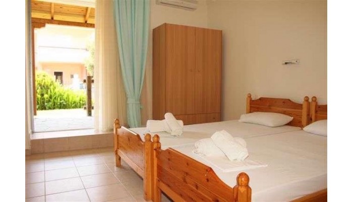 Leonidas Hotel Apartments poza 1