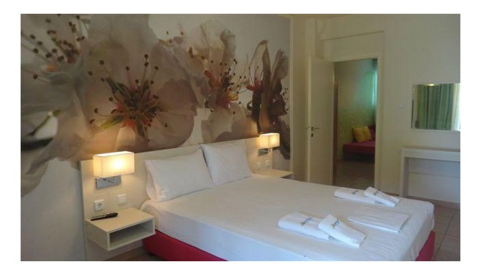 Leonidas Hotel Apartments poza 4