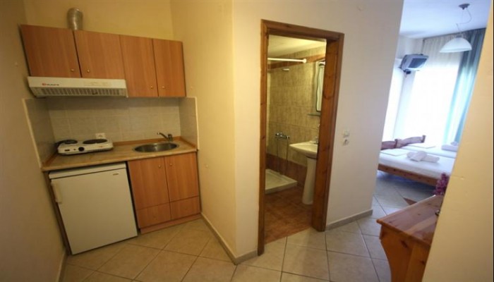 Leonidas Hotel Apartments poza 6