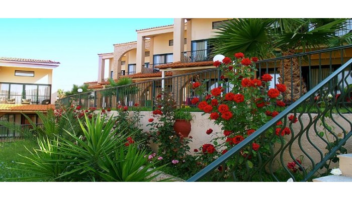 Village Mare poza 21