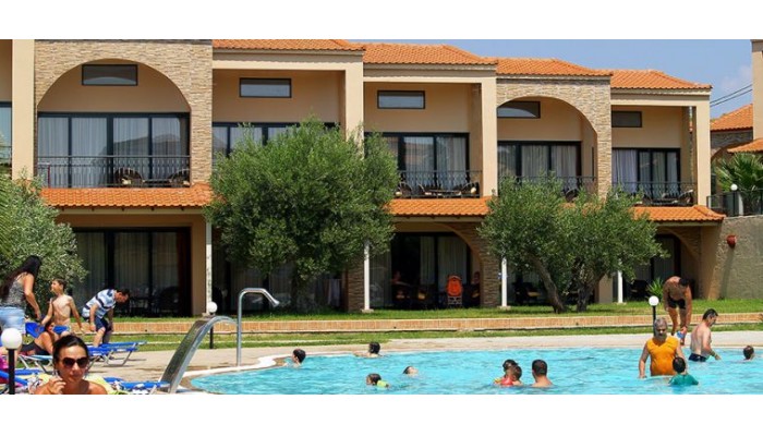 Village Mare poza 28