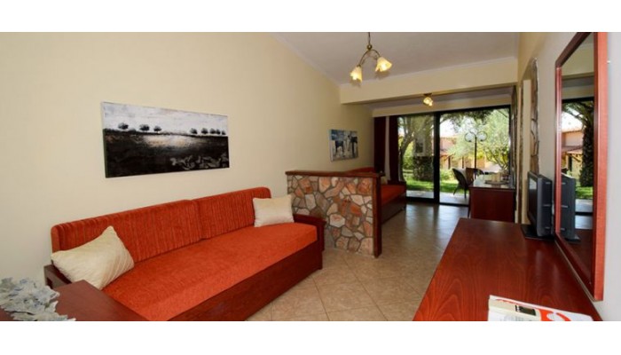 Village Mare poza 11