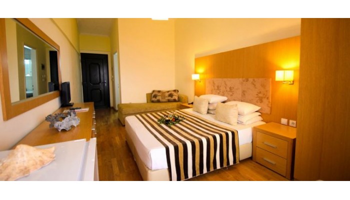 Village Mare poza 12