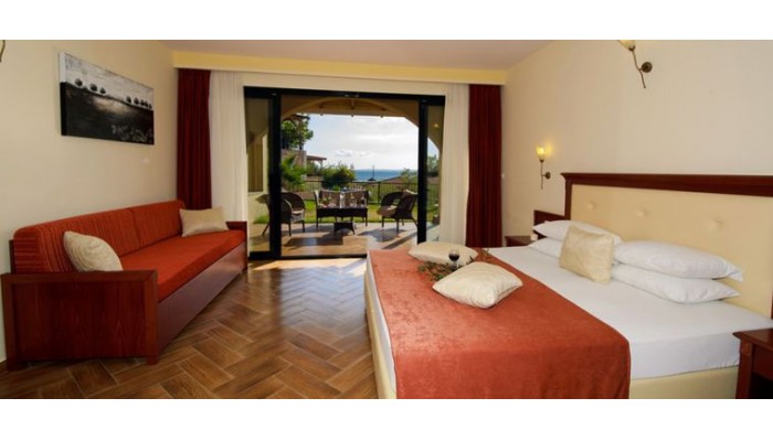 Village Mare poza 14