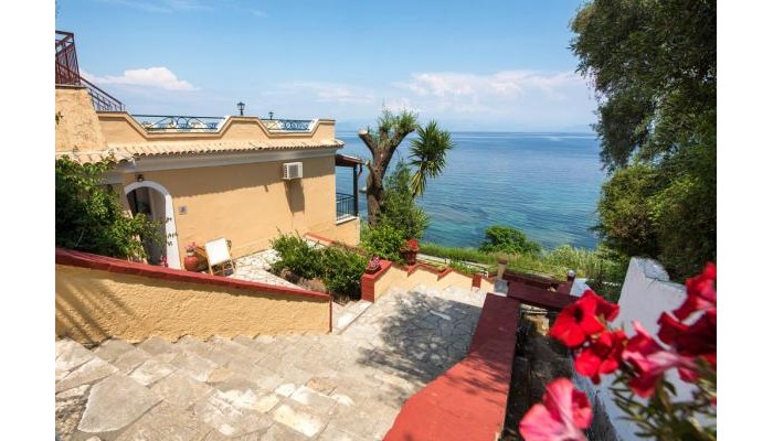 9 Muses Sea View Studios poza 15