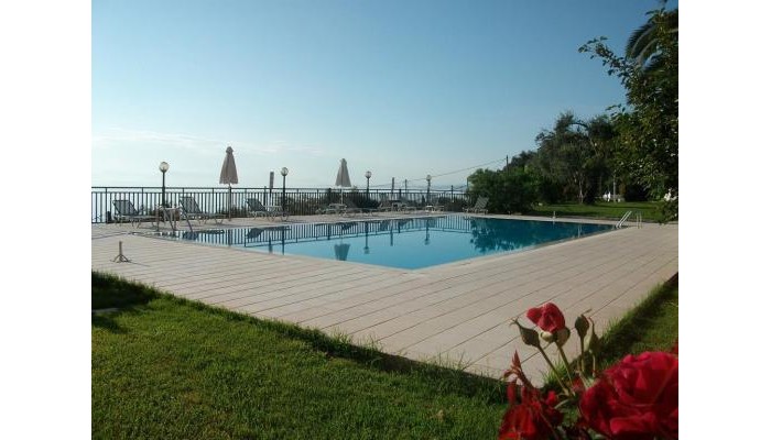 Aronis Apartments poza 2