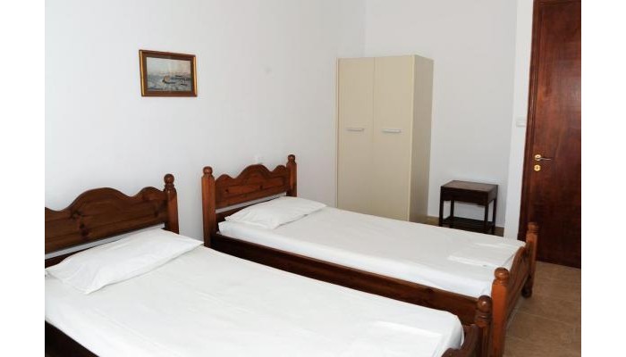 Captain's Studios & Apartments poza 10