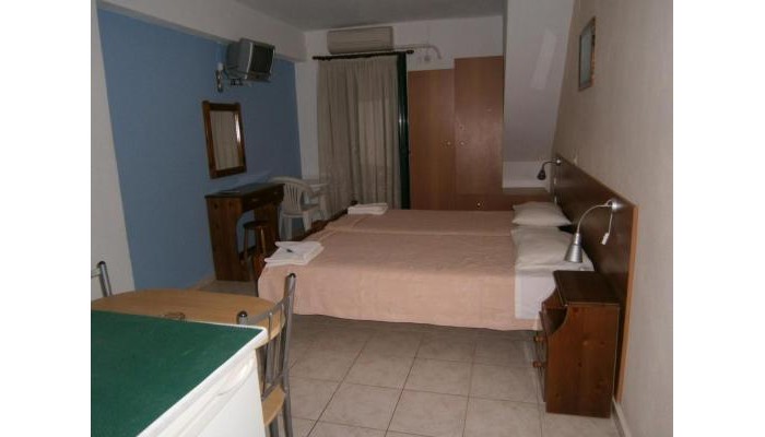 Petros Studios poza 2