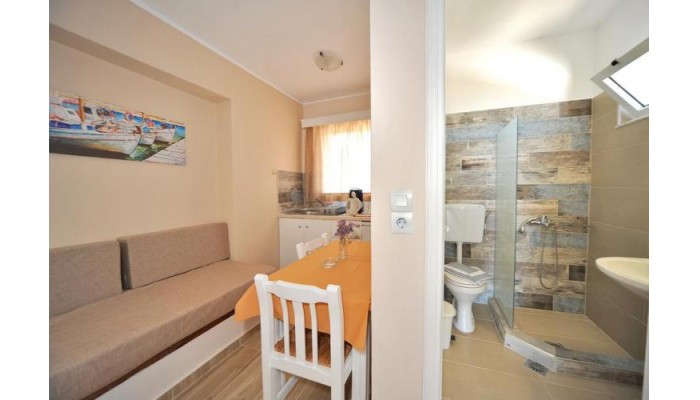 Byron Apartments poza 18