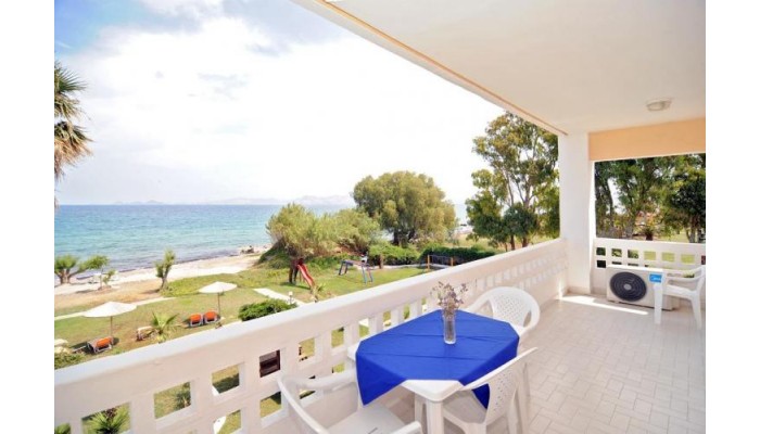 Byron Apartments poza 15