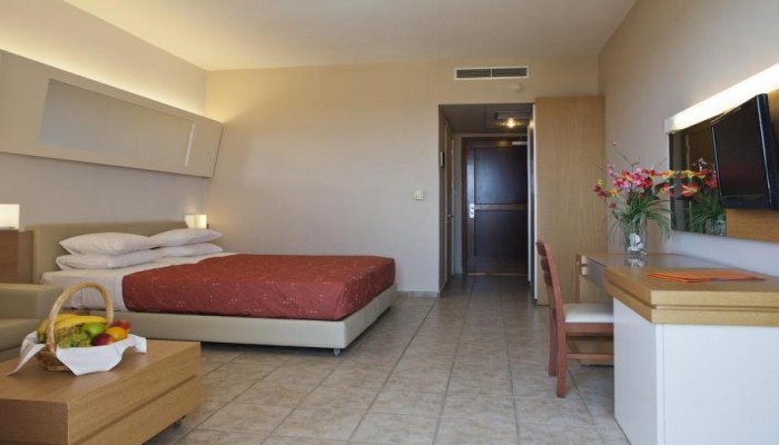 Hotel Sovereign Beach poza 2