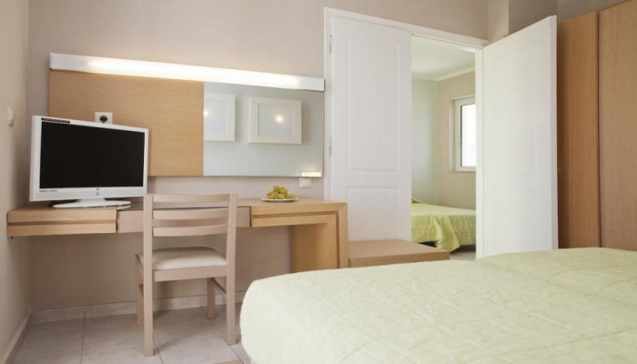 Hotel Sovereign Beach poza 3