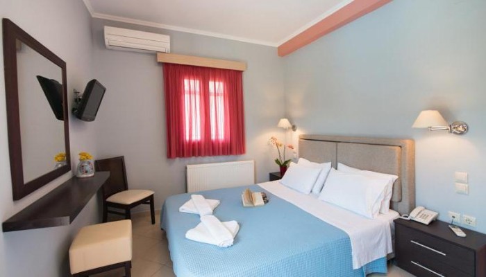 Christina Studios poza 8