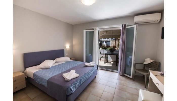 Christine Studios poza 10