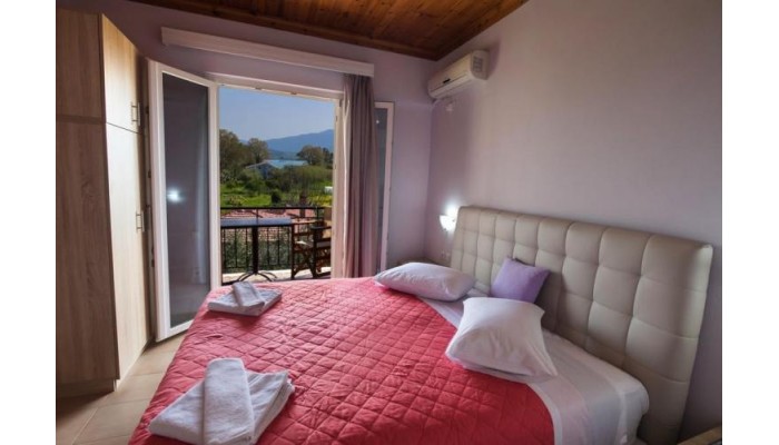 Christine Studios poza 4