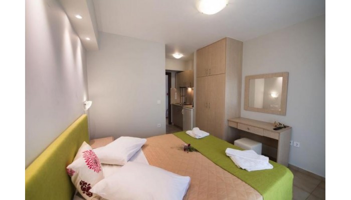 Christine Studios poza 3