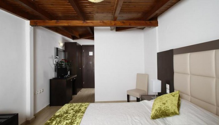 Nirikos Hotel poza 2