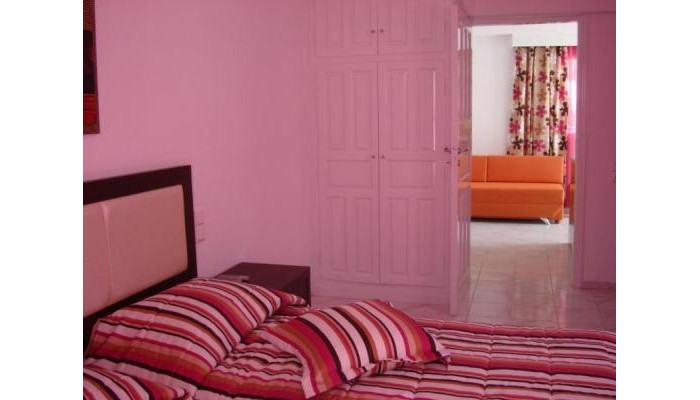 Elena Studios poza 7