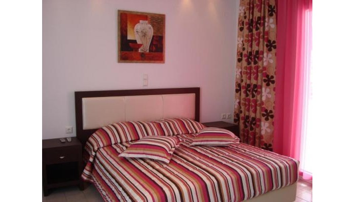 Elena Studios poza 11