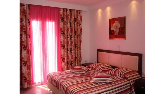 Elena Studios poza 13