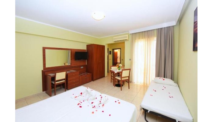 Esmeralda Apartments poza 10