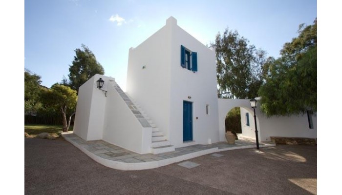 Far Out Village poza 5
