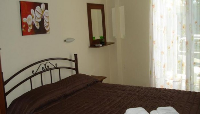 Anna Georgiou Studios poza 2