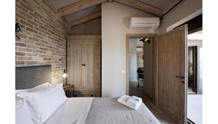 Hotel By The Sea Luxury Suites poza 1