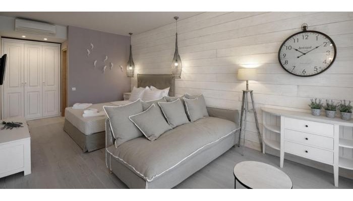 Hotel By The Sea Luxury Suites poza 3