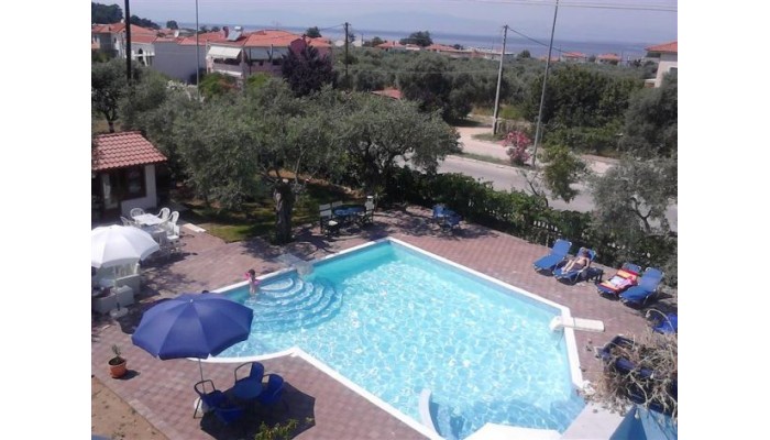 Kouros Studios poza 2