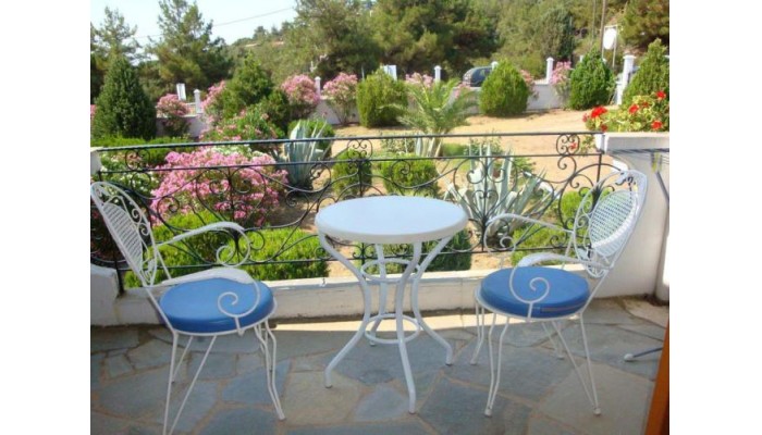 Pantheon Studios Apartments poza 3