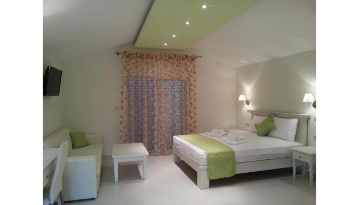 Rania Studios poza 6