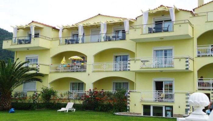 Rania Studios poza 0