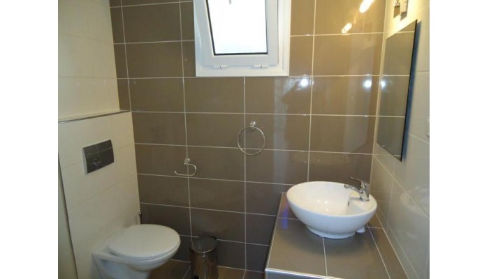 Rania Studios poza 11