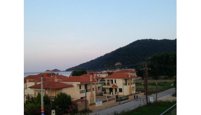 Rania Studios poza 1